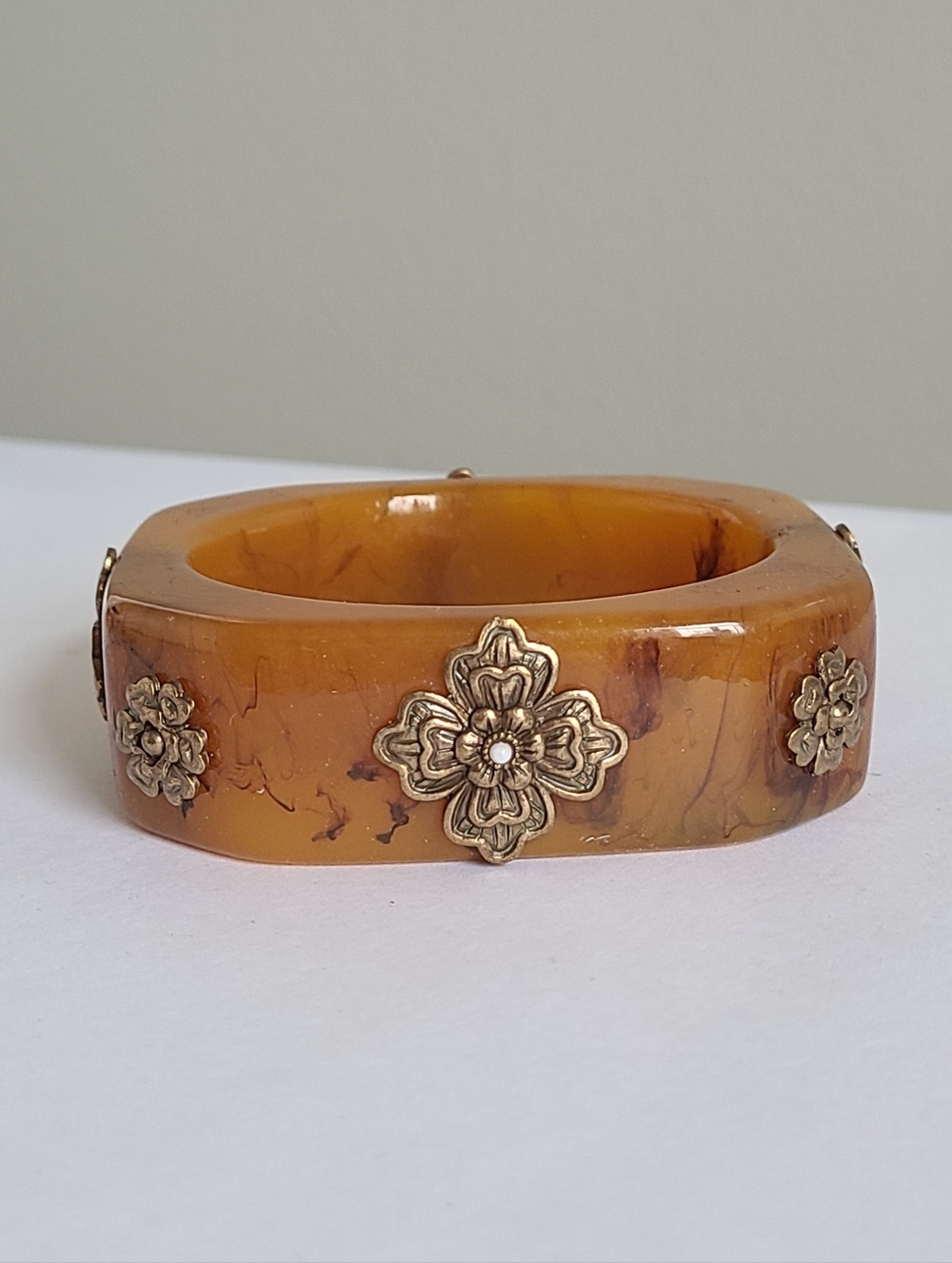 Vintage Bakelite Marbled Butterscotch Amber Chunky Resin Bangle Bracelet